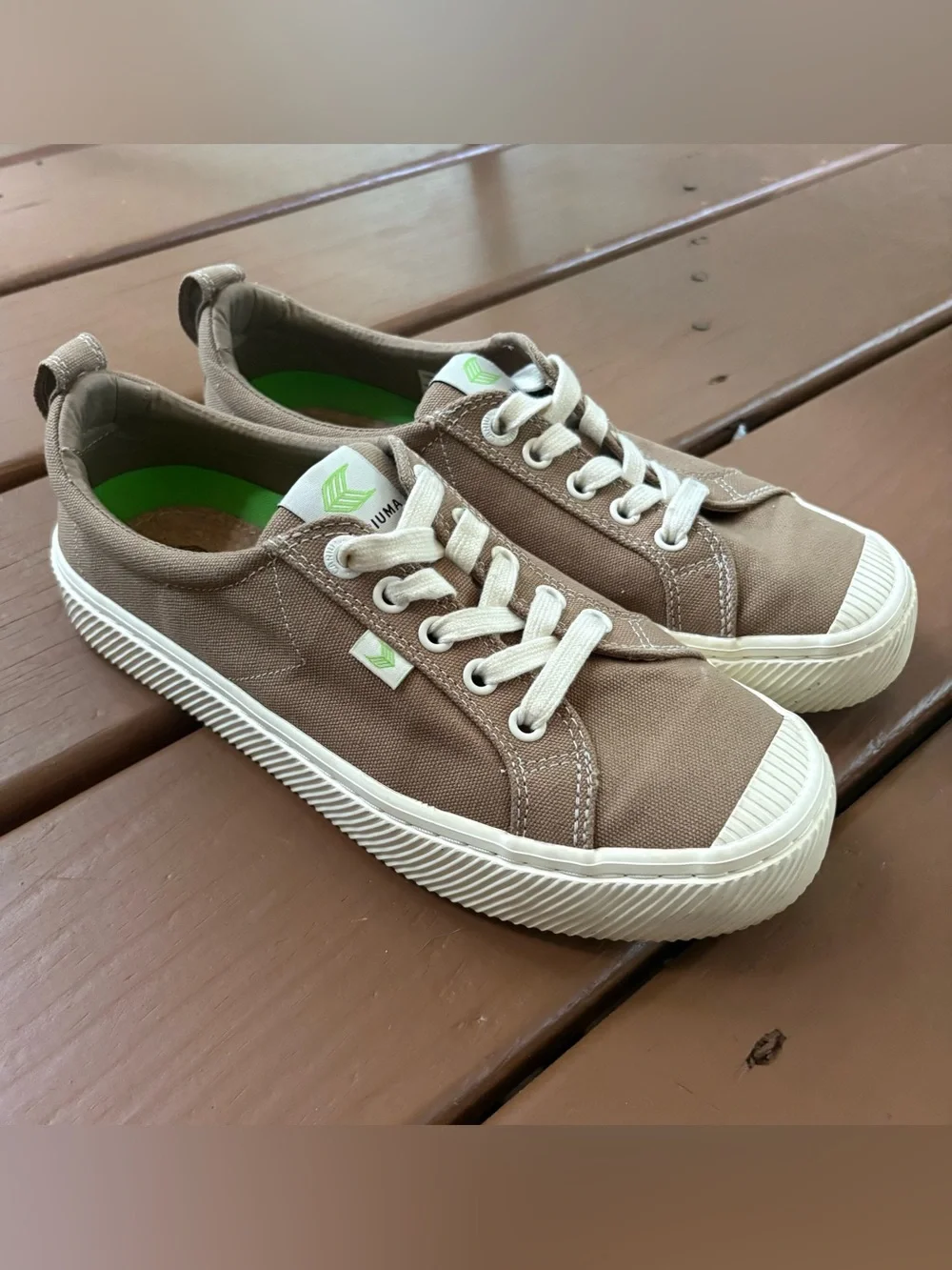 Cariuma OCA Low Womens Shoes Sz 7.5 Burnt Sand Canvas Contrast Thread Sneakers